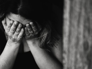 Dyrektor zespołu szkół oskarżony o molestowanie uczennic. Red. Wybranowski: "Oskarżony to były radny UW"