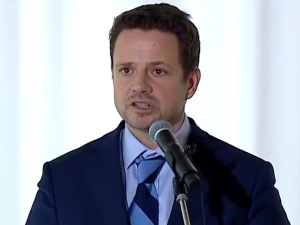 "Zakończył politykę ciepłej wody w kranie". Internauci kpią z Trzaskowskiego po awarii w Warszawie