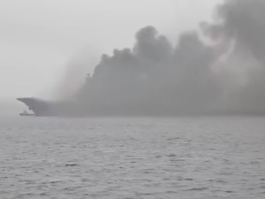 Jedyny rosyjski lotniskowiec Admirał Kuzniecow płonie nieopodal nuklearnych instalacji rosyjskiej floty?
