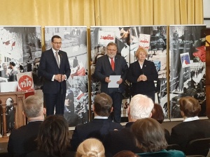 Premier do więźniarek politycznych: To wasze życie naznaczone łzami, krwią, było kluczem do wolności