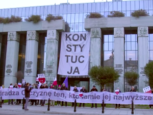 Radca prawny z Olsztyna pisał na Twitterze „Je**ć PiS i się nie bać”. Teraz publikuje oświadczenie