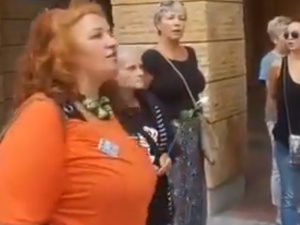 Pamiętacie agresywną "Rudą z KOD"? Właśnie złożyła życzenia Kaczyńskiemu.. "Boli???? Ku_wa ma boleć!!!"
