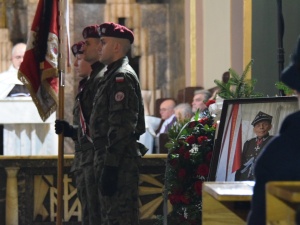 "Jego największą radością była Polska". Uroczystości pogrzebowe gen. "Rączego"