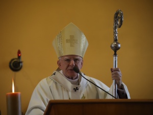 Abp Marek Jędraszewski na Uroczystość Narodzenia Pańskiego: Jezus uczy ofiarnej miłości do końca