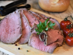 Czy dziś obowiązuje wstrzemięźliwość od pokarmów mięsnych? Rzecznik Episkopatu wyjaśnia