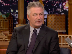 Alec Baldwin wygrał w sądzie z Polakiem, którego miał uderzyć i krzyczeć „odpi…ol się”