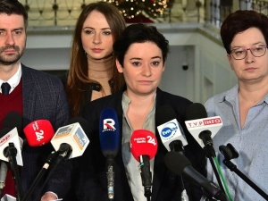 "Krzysiek ma taki styl, jest dosyć krotochwilny". Rzecznik SLD o wpisie Śmiszka dot. startu w wyborach