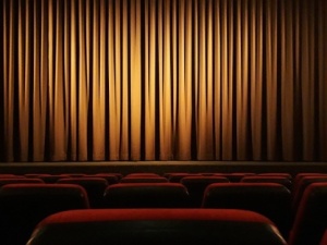 Onet: Dyrektor Teatru Bagatela w Krakowie zatrzymany ws. molestowania pracownic