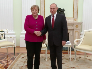 „W Moskwie Merkel jest uważana za kulawą kaczkę”. Niemieckie media krytycznie o spotkaniu Putin-Merkel