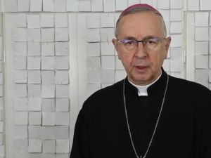 Kuria poznańska: Wydalony z kapłaństwa ksiądz nie pracuje w Kurii Metropolitalnej, jak podała dziś GW