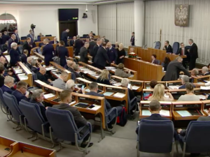 Opozycja przegrała głosowanie w Senacie. Zabrakło jednego głosu
