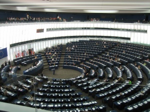 To zdjęcie... Kiepska frekwencja podczas debaty w PE ws. Polski. "Brakuje jeszcze śpiącego Korwina"