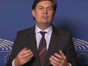 [video] Debata PE. Niemiecki europoseł w obronie Polski: W Niemczech prawników wybiera ministerstwo