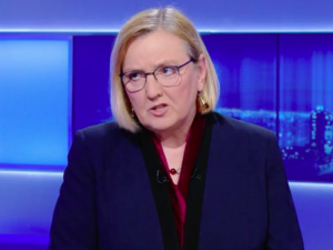 „Polacy zagłosowali na PiS z powodu rozdawnictwa pieniędzy”. Thun uważa, że Polacy nie chcą reformy sądów