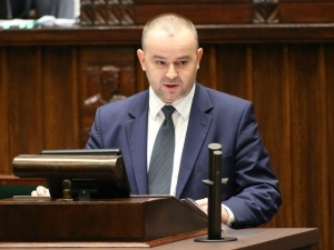 "Powinien odwiesić do szafy togę i zostać politykiem". Prezydencki minister ostro o protestach sędziów