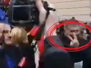 [video] Wbrew pozorom Waldemar Żurek na Marszu Tysiąca Tóg NIE POKAZAŁ "f*cka"