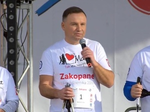 Koszulka wystawiona na WOŚP przez prezydenta Dudę, sprzedała się za... 200 tys. złotych