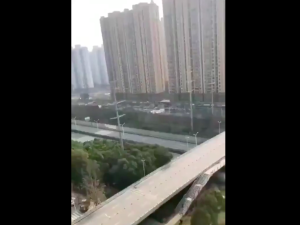 [WIDEO] Wuhan: Trwa kwarantanna z powodu koronawirusa. „Miasto wygląda jak wymarłe”