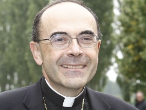 Niesłuszne oskarżenie o tuszowanie pedofilii w Kościele? Kardynał Barbarin uniewinniony