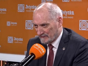 "Na tym stanowisku głupota ma swoje konsekwencje". Antoni Macierewicz dosadnie o Grodzkim