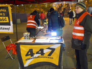 [Nasza fotorelacja] Zbieranie podpisów pod obywatelskim projektem "STOP 447"