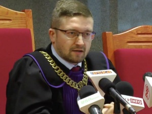 Izba dyscyplinarna SN zawiesiła sędziego Juszczyszyna i obniżyła mu wynagrodzenie