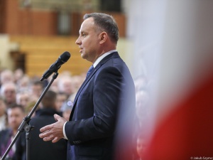 [WIDEO] „W ciągu najbliższych lat powstanie sto obwodnic". Andrzej Duda we Włoszczowie