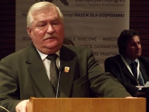 Radni nie chcą Lecha Wałęsy jako patrona szkoły. Znaleźli ważny przepis