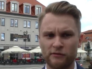 "Może ktoś przekaże Truskolaskiemu, że Zygmunt Komorowski, ojciec Bronisława, służył pod Łupaszką?"