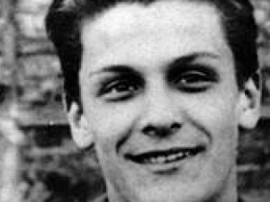 78 lat temu Aleksy Dawidowski ps. "Alek" zdjął niemiecką tablicę z pomnika Mikołaja Kopernika