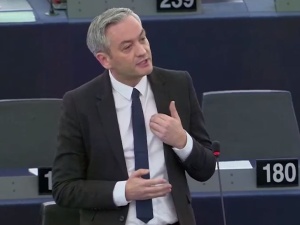 [video] Biedroń: W moim kraju żyją ludzie, którzy są gorsi od komunistów. To największy wstyd III RP