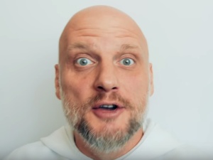 Za dużo negatywnych komentarzy? O. Adam Szustak usuwa filmik z poparciem dla Hołowni