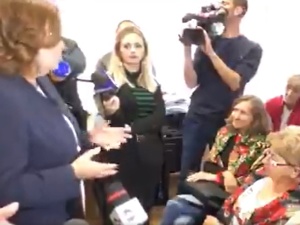 Koniec świata. Kidawa-Błońska: "Facet z facetem nie może mieć dziecka"