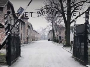 Jerusalem Post na głównej stronie cytuje historyka: "Polacy fałszujący Holokaust kochają martwych Żydów"