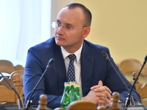 Rzecznik Praw Dziecka publikuje wzory oświadczeń dla rodziców. Spurek oburzona: "To rzecznik episkopatu"
