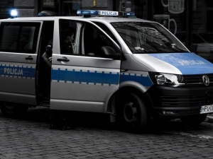 Polska. Ewakuacja z powodu bomby. Policja zabezpiecza miejsce