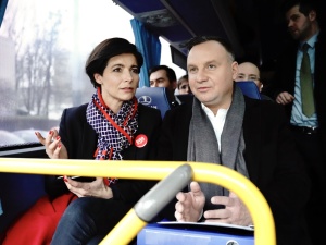 Atak „Wyborczej” na szefową kampanii prezydenta Dudy. Komentarze: "Uderzył, poddusił, to takie zabawne”