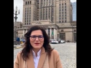 [video] A. Dulkiewicz dziękuje gdańszczanom na tle... Pałacu Kultury i Nauki. Internauci skonsternowani