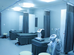 Koronawirus w Polsce. Ministerstwo zdrowia podaje najnowsze dane: 65 osób hospitalizowanych