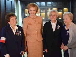Uczestniczki Powstania Warszawskiego uhonorowane przez Strażniczkę Korony Rumuńskiej. Chwała Bohaterkom!