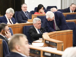 Senat bez poprawek przyjął ustawę ws. koronawirusa. Nikt nie był przeciw