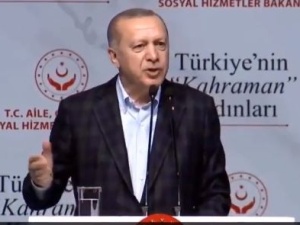 [video] Erdogan do Grecji: "Po prostu pozwól migrantom przedostać się do innych krajów w Europie"