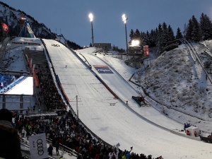 Jest decyzja FIS. Zdecydowano o zakończeniu Pucharu Świata 2019/2020 w skokach narciarskich