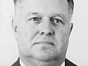 Za sprawą władz Warszawy, I sekretarz PZPR Stanisław Kania spocznie w zaszczytnym miejscu Powązek
