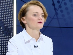 Czy niebawem zostaną zamknięte dzielnice i sklepy? Minister Emilewicz dementuje