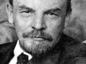 [Felieton "TS"] Mieczysław Gil: Lenin z wyprzedaży