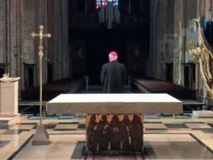 Abp Gądecki o radości i epidemii: "Z tej pustej katedry niesie się wołanie"