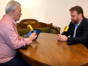 Minister Szumowski komentuje słowa Merkel: "Robi predykcje z sufitu"