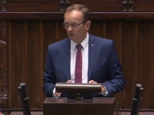 "Prawdopodobnie zaraziłem się pełniąc obowiązki poselskie". Poseł PiS zakażony koronawirusem