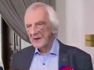 [WIDEO] Dziennikarz: „Ale Bundestag obradował dzisiaj normalnie”. Terlecki odpowiada